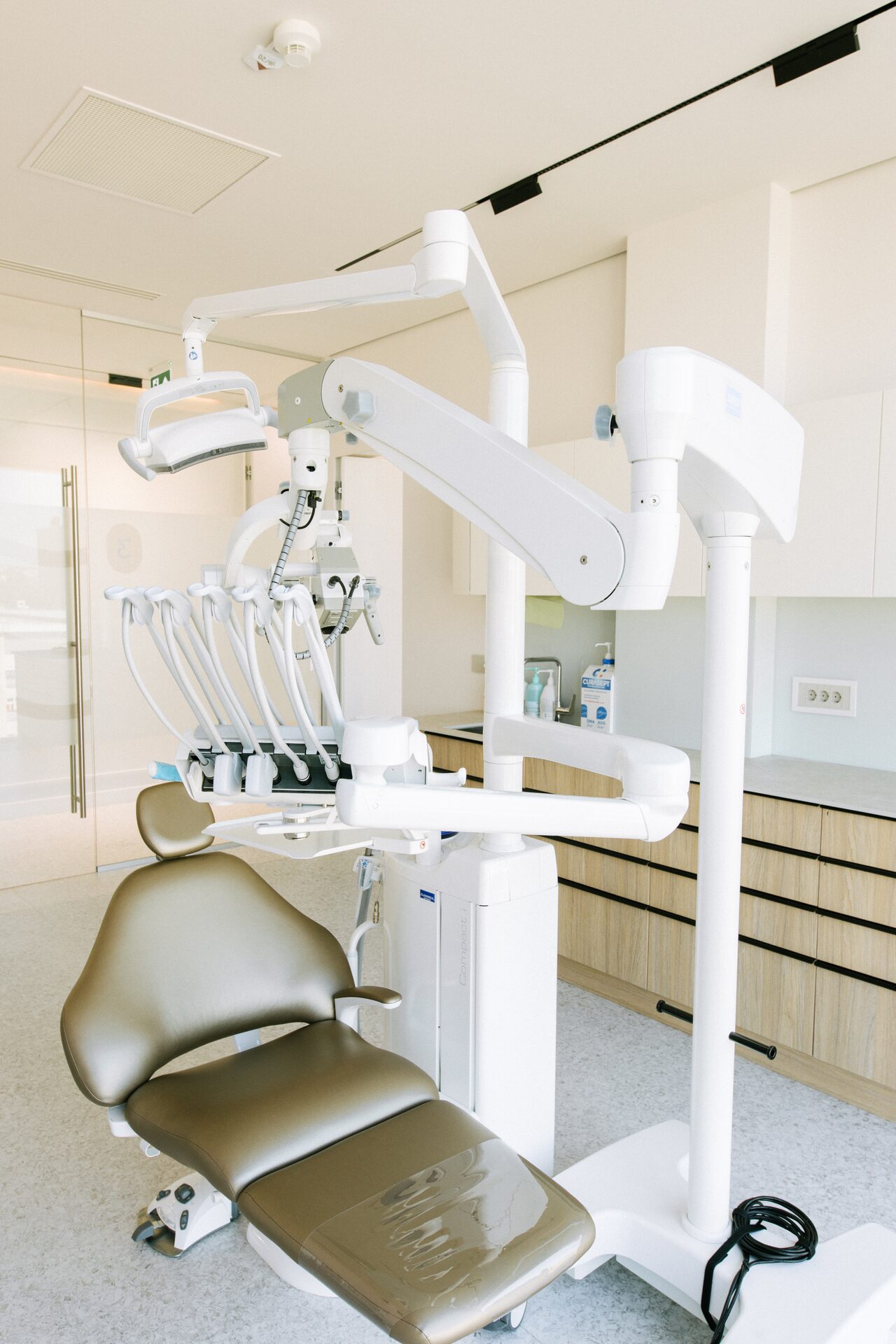 Slow Dentistry și siguranță — experiența pacientului nou la ESENDIS