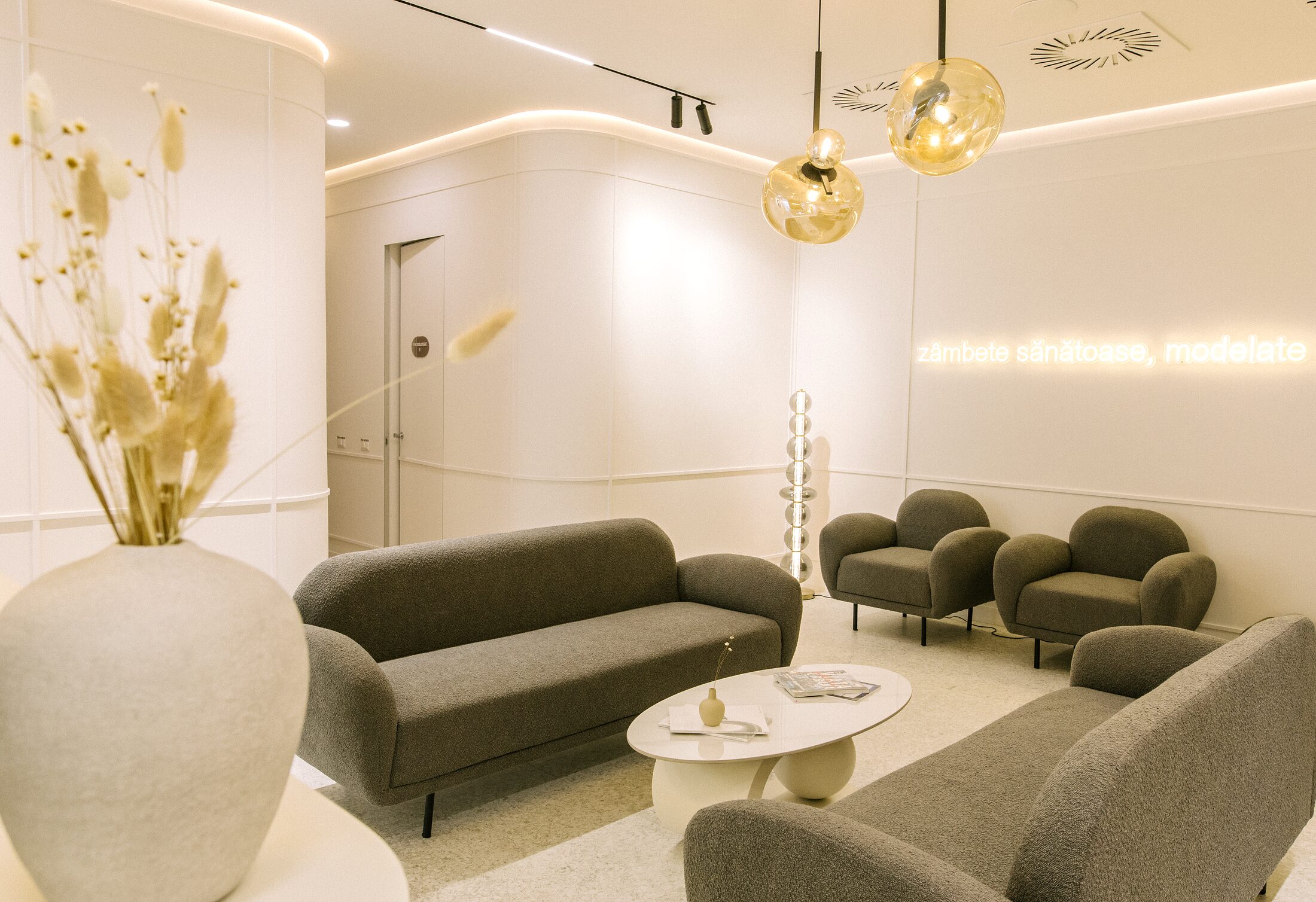 Te invităm în lounge-ul nostru — experiența pacientului nou la ESENDIS